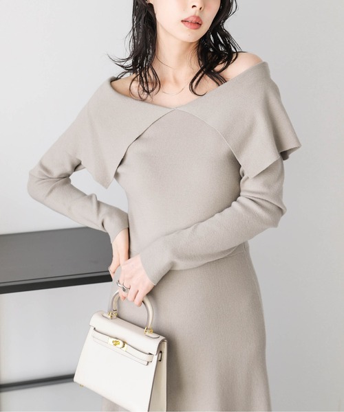 AMELY(エミリー)の「オフショルダーニットフレアワンピース(ワンピース・レディース・グレー/ネイビー/ベージュ/ブラック・フリー)」の19枚目の写真