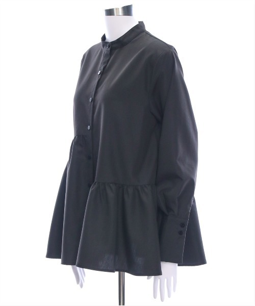 CLEAR BASIC（クリアベーシック）の「アシンメトリーペプラムブラウス[オフィスカジュアル 着回し抜群 大人 骨格ナチュラル] ≪CLEAR BASIC≫（シャツ/ブラウス・レディース・ブルー系その他/オフホワイト/ブラック・F）」の7枚目の写真