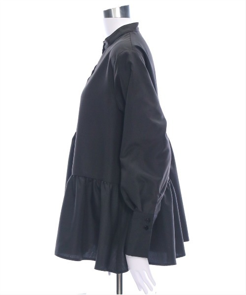 CLEAR BASIC（クリアベーシック）の「アシンメトリーペプラムブラウス[オフィスカジュアル 着回し抜群 大人 骨格ナチュラル] ≪CLEAR BASIC≫（シャツ/ブラウス・レディース・ブルー系その他/オフホワイト/ブラック・F）」の8枚目の写真