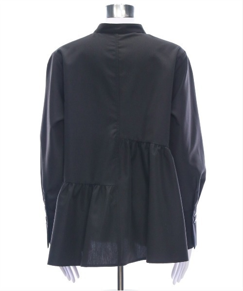 CLEAR BASIC（クリアベーシック）の「アシンメトリーペプラムブラウス[オフィスカジュアル 着回し抜群 大人 骨格ナチュラル] ≪CLEAR BASIC≫（シャツ/ブラウス・レディース・ブルー系その他/オフホワイト/ブラック・F）」の10枚目の写真