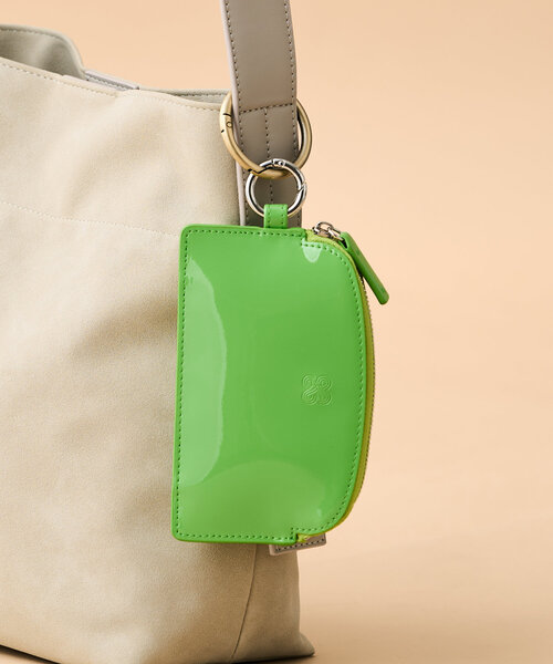 Kastane（カスタネ）の「【Kolors like you/4色展開】エナメルマルチケース（財布・レディース・グリーン/シルバー/ピンク系その他/ブラック・FREE）」の3枚目の写真