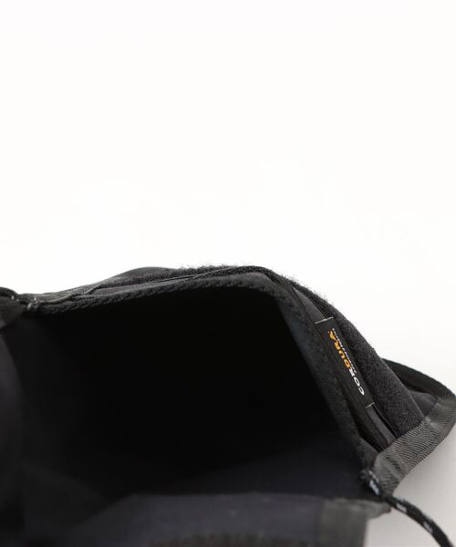 Gramicci(グラミチ)の「★GRAMICCI(グラミチ) ★CORDURA NECK POUCH(ショルダーバッグ・メンズ・オリーブ/ブラック・FREE)」の12枚目の写真