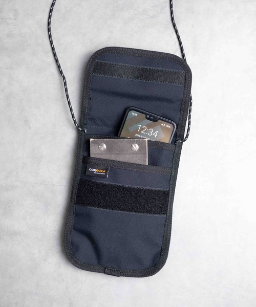 Gramicci(グラミチ)の「★GRAMICCI(グラミチ) ★CORDURA NECK POUCH(ショルダーバッグ・メンズ・オリーブ/ブラック・FREE)」の5枚目の写真