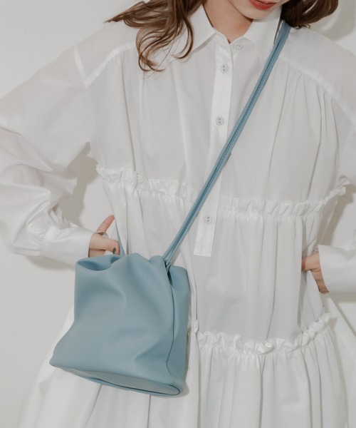 SMELLY（スメリー）の「サークルキンチャクショルダー（ショルダーバッグ・レディース・アイボリー/ブルー/ブラック・-）」の3枚目の写真