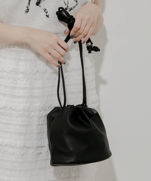 SMELLY（スメリー）の「サークルキンチャクショルダー（ショルダーバッグ・レディース・アイボリー/ブルー/ブラック・-）」の2枚目の写真