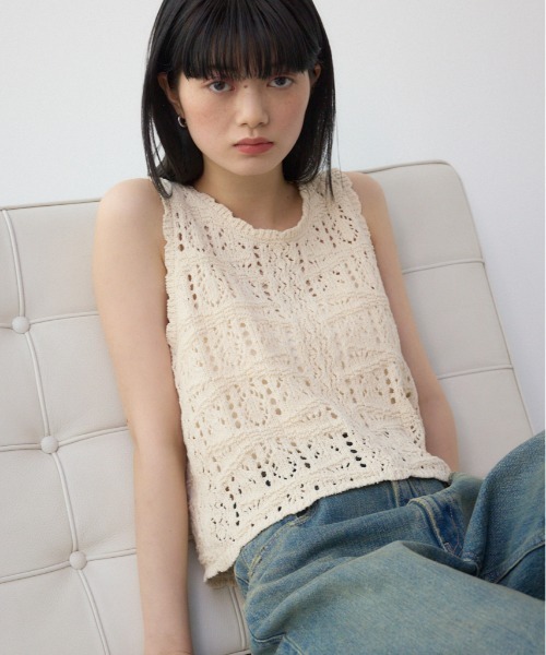 AZUL by moussy(アズールバイマウジー)の「クロシェニットタンク(タンクトップ・レディース・ブラック/ピンク系その他/アイボリー・FREE)」の2枚目の写真