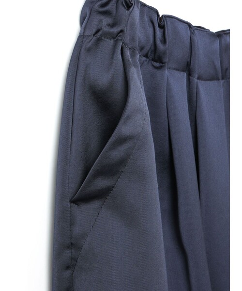 mizuiroind（ミズイロインド）の「mizuiro ind サテンワイドカーゴパンツ（その他パンツ・レディース・サンドベージュ/ネイビー/ブラック・2/3）」の6枚目の写真