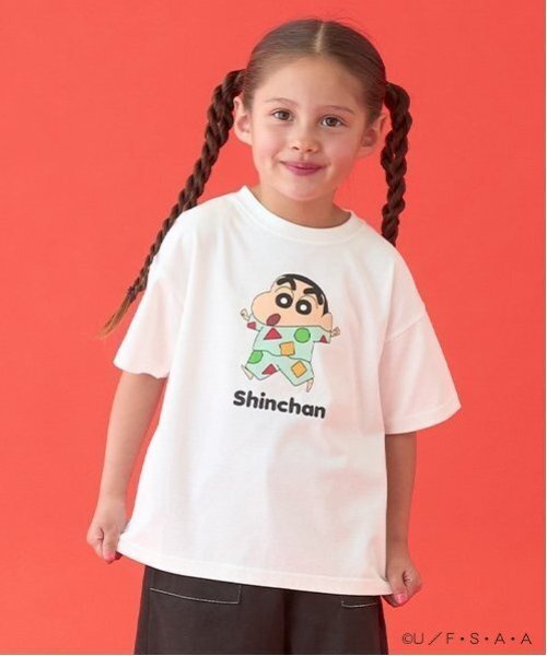 b・ROOM（ビールーム）の「【クレヨンしんちゃん】【カイテキ天竺】アソートプリントTシャツ（Tシャツ/カットソー・キッズ・イエロー/ピンク/ブルー/エメラルド・130cm/110cm/120cm/140cm/100cm）」の2枚目の写真