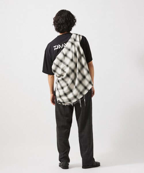 DAIWA（ダイワ）の「DAIWA / ダイワ 別注 ロゴ Tシャツ（Tシャツ/カットソー・メンズ・チャコールグレー/ブラック/アイボリー/ネイビー/ブルー系その他・MEDIUM/LARGE）」の17枚目の写真