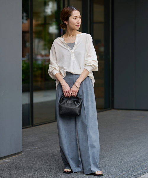 FRAMeWORK(フレームワーク)の「AULENTTI/オウレンティ ハンドルスライドミニバッグ(ハンドバッグ・レディース・ベージュ/ブラック・FREE)」の3枚目の写真