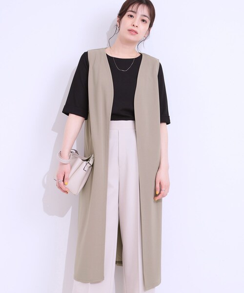 SHOO・LA・RUE(シューラルー)の「旬を取り入れながら体型カバー ボタンレスエアリージレ(ベスト・レディース・ブラック/ブラウン系/ライトグリーン・04/03/02/01)」の2枚目の写真