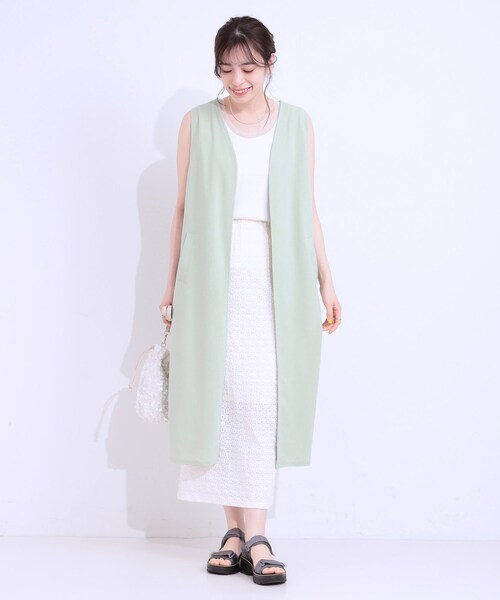 SHOO・LA・RUE(シューラルー)の「旬を取り入れながら体型カバー ボタンレスエアリージレ(ベスト・レディース・ブラック/ブラウン系/ライトグリーン・04/03/02/01)」の8枚目の写真