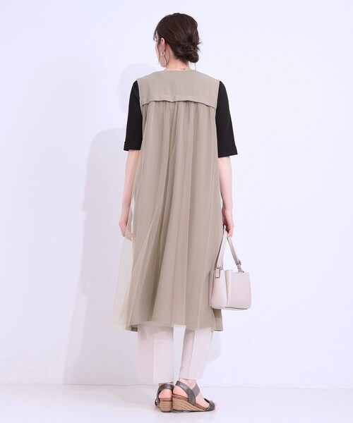 SHOO・LA・RUE(シューラルー)の「旬を取り入れながら体型カバー ボタンレスエアリージレ(ベスト・レディース・ブラック/ブラウン系/ライトグリーン・04/03/02/01)」の13枚目の写真