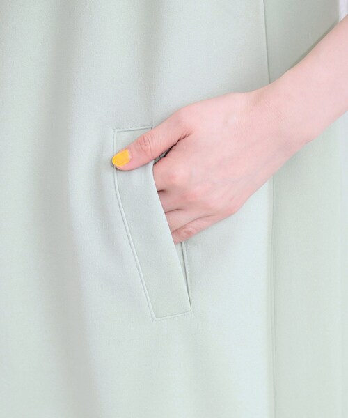 SHOO・LA・RUE(シューラルー)の「旬を取り入れながら体型カバー ボタンレスエアリージレ(ベスト・レディース・ブラック/ブラウン系/ライトグリーン・04/03/02/01)」の21枚目の写真