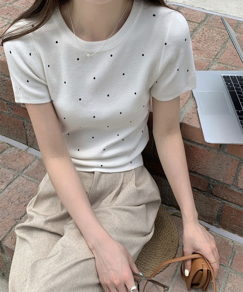 Girly Doll(ガーリードール)の「クルーネックドット半袖ニット(Tシャツ/カットソー・レディース・ホワイト/ブラック/ベージュ/グレー・FREE)」の6枚目の写真