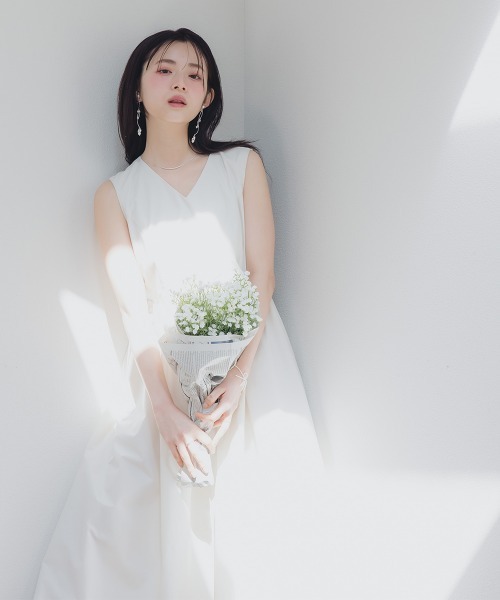 Petitjo（プッチージョ）の「小さいサイズ　Vネックギャザーワンピース　低身長さん・小柄女性（ワンピース・レディース・アイボリー/ブラック・PSS/PS/PM/PL）」の3枚目の写真