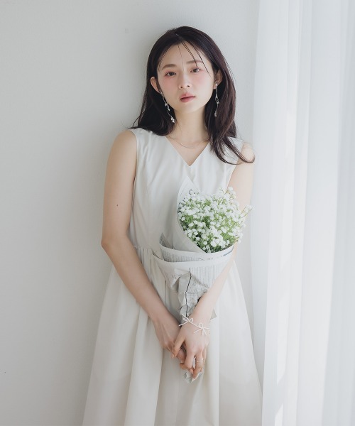 Petitjo（プッチージョ）の「小さいサイズ　Vネックギャザーワンピース　低身長さん・小柄女性（ワンピース・レディース・アイボリー/ブラック・PSS/PS/PM/PL）」の10枚目の写真