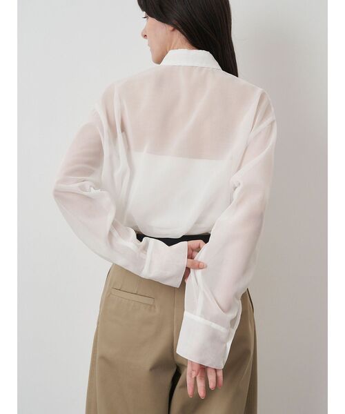 ELENDEEK（エレンディーク）の「オーバーサイズシアーシャツ（シャツ/ブラウス・レディース・ベージュ/オフホワイト/ブラック・FREE）」の15枚目の写真