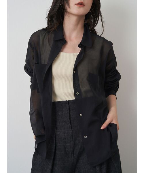 ELENDEEK（エレンディーク）の「オーバーサイズシアーシャツ（シャツ/ブラウス・レディース・ベージュ/オフホワイト/ブラック・FREE）」の20枚目の写真