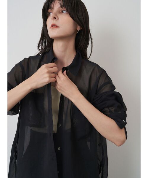 ELENDEEK（エレンディーク）の「オーバーサイズシアーシャツ（シャツ/ブラウス・レディース・ベージュ/オフホワイト/ブラック・FREE）」の22枚目の写真