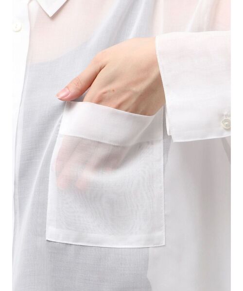 ELENDEEK(エレンディーク)の「オーバーサイズシアーシャツ(シャツ/ブラウス・レディース・ベージュ/オフホワイト/ブラック・FREE)」の4枚目の写真