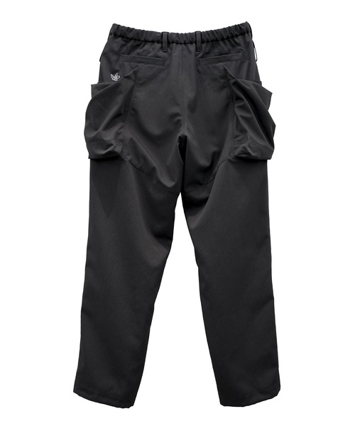 TROVE（トローヴ）の「TROVE x 岡部文彦 / 8 POCKET CARGO PANTS EASY 刈（カーゴパンツ・メンズ・ブラック/ライトブルー・2/3）」の3枚目の写真