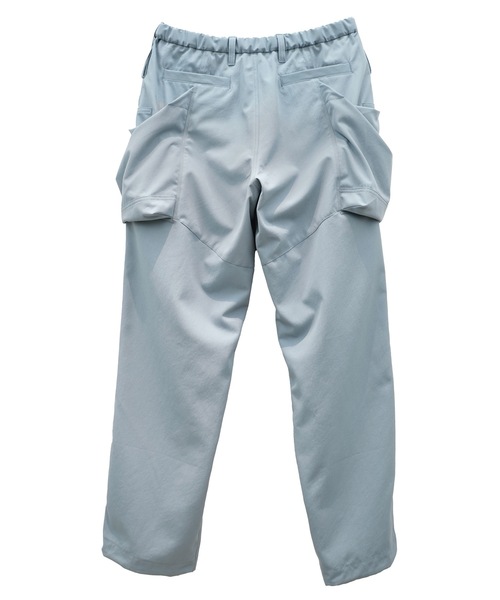TROVE（トローヴ）の「TROVE x 岡部文彦 / 8 POCKET CARGO PANTS EASY 刈（カーゴパンツ・メンズ・ブラック/ライトブルー・2/3）」の6枚目の写真