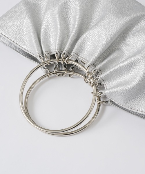 VIOLETTA（ヴィオレッタ）の「フープハンドルラウンドバッグ（ハンドバッグ・レディース・ブラック/レッド/シルバー・FREE）」の16枚目の写真