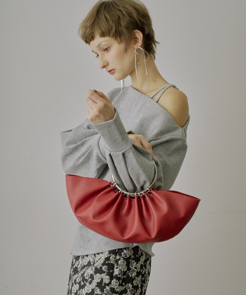 VIOLETTA（ヴィオレッタ）の「フープハンドルラウンドバッグ（ハンドバッグ・レディース・ブラック/レッド/シルバー・FREE）」の22枚目の写真