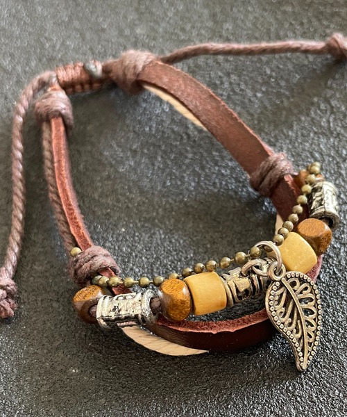 SPINNS(スピンズ)の「ウッドビーズミックスブレスレット/ヴィンテージライク(ブレスレット・メンズ・ブラック/ブラウン・ONESIZE)」の10枚目の写真