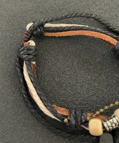 SPINNS(スピンズ)の「ウッドビーズミックスブレスレット/ヴィンテージライク(ブレスレット・メンズ・ブラック/ブラウン・ONESIZE)」の5枚目の写真