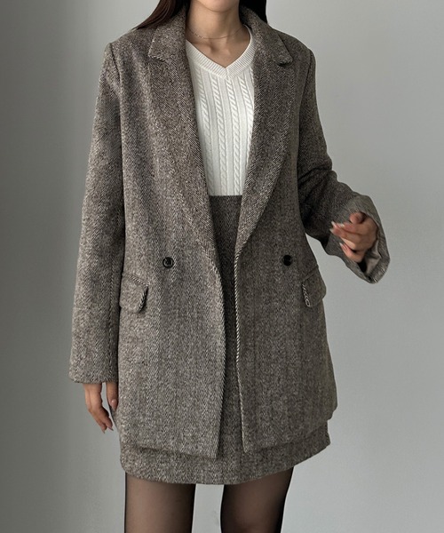 Louere（ルエレ）の「ヘリンボーンテーラードジャケット＋ミニスカート