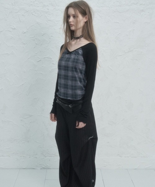 SETUPEXE（セットアップイーエックスイー）の「RIBBON STRIPE SLACKS（その他パンツ・レディース・ブラック/チャコール・SMALL）」の5枚目の写真