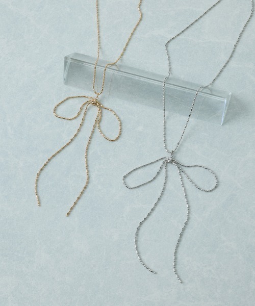 Pierrot(ピエロ)の「チェーンリボンネックレス(ネックレス・レディース・ゴールド/シルバー・FREE)」の3枚目の写真