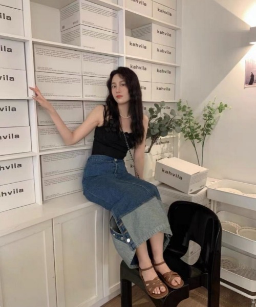 Ritzy(リッツィー)の「クロス編み込みデザインフラットサンダル(サンダル・レディース・ブラック/ブラウン/ホワイト・22.5/23/23.5/24/24.5/25)」の3枚目の写真