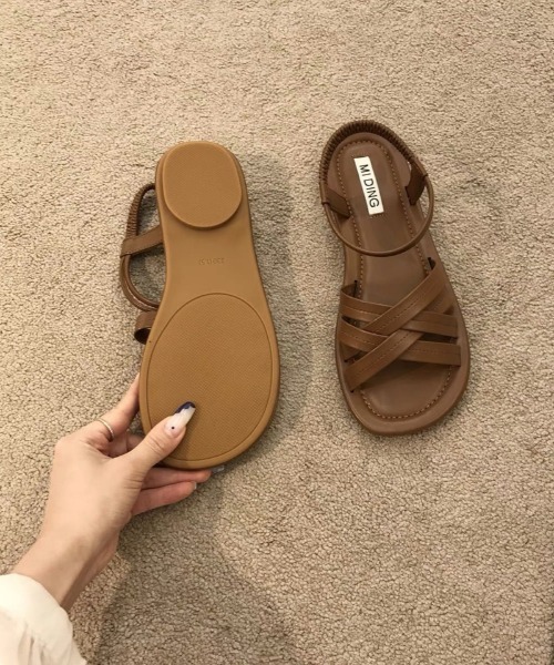 Ritzy(リッツィー)の「クロス編み込みデザインフラットサンダル(サンダル・レディース・ブラック/ブラウン/ホワイト・22.5/23/23.5/24/24.5/25)」の4枚目の写真