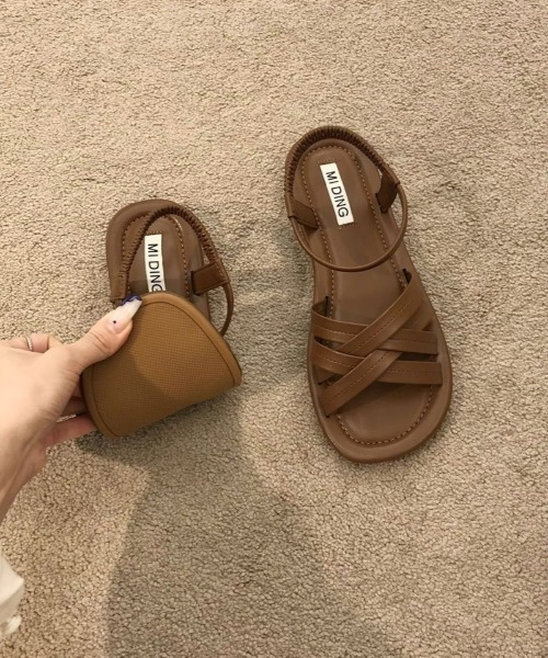 Ritzy(リッツィー)の「クロス編み込みデザインフラットサンダル(サンダル・レディース・ブラック/ブラウン/ホワイト・22.5/23/23.5/24/24.5/25)」の6枚目の写真