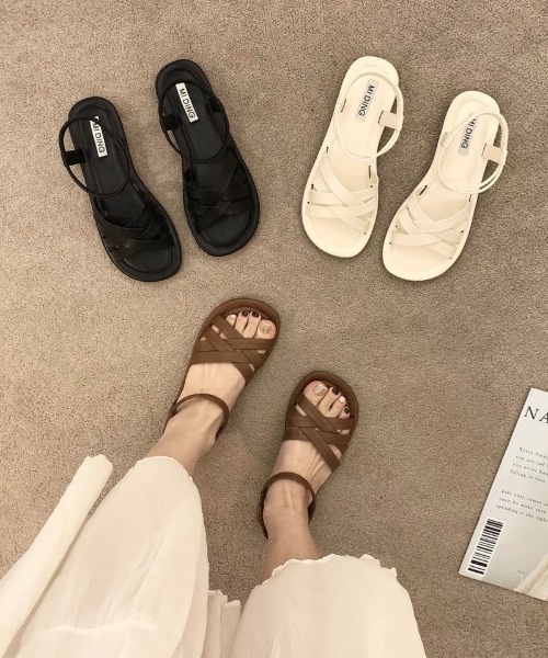 Ritzy(リッツィー)の「クロス編み込みデザインフラットサンダル(サンダル・レディース・ブラック/ブラウン/ホワイト・22.5/23/23.5/24/24.5/25)」の11枚目の写真