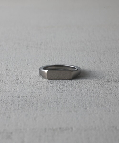 and cloud(アンドクラウド)の「Signet Square Ring(リング・レディース・ブラック/シルバー/イエローゴールド・15号/17号/13号/11号/19号)」の2枚目の写真