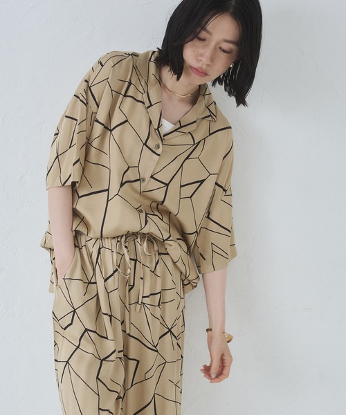 hunch(ハンチ)の「サテン プリント開襟シャツ(シャツ/ブラウス・レディース・ベージュ系その他/グレー系その他/パープル系その他・FREE)」の21枚目の写真