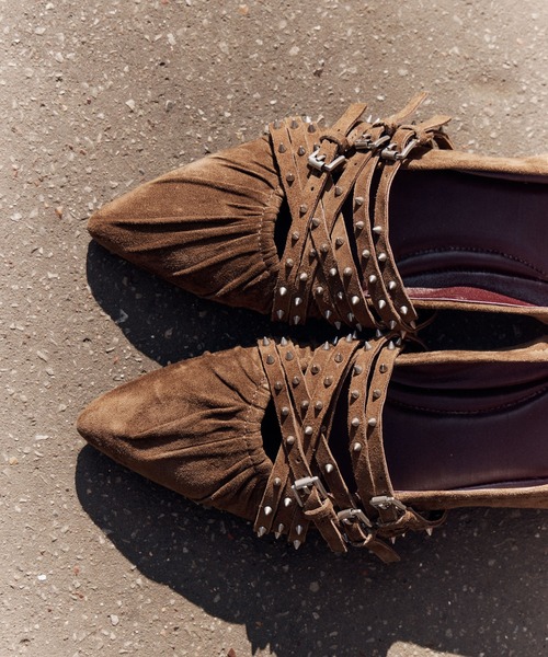 ASH（アッシュ）の「アッシュ 【BRENDHA】スタッズベルトフラットパンプス ポインテッドトゥ ソフトレザー 1.5cmヒール（パンプス・レディース・ブラック/アッシュブラウン・38/37/36/35/39）」の12枚目の写真