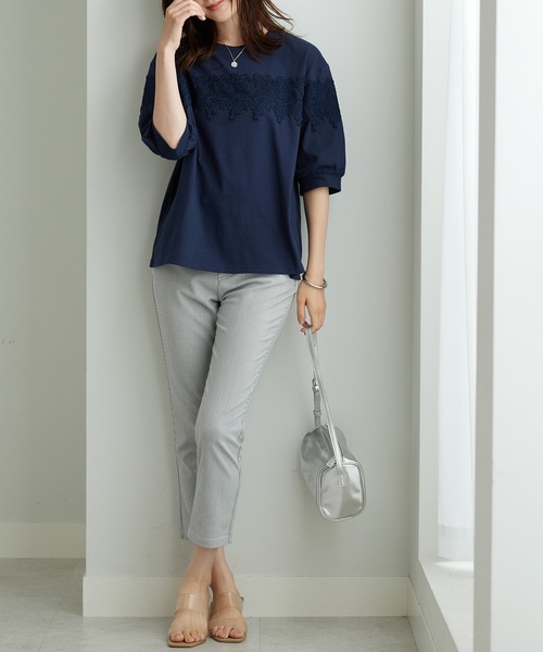 BELLUNA PLUS（ベルーナ）の「ケミカルレース使い華やかプルオーバー（Tシャツ/カットソー・レディース・ネイビー/アイボリー/モカ・LARGE/X-LARGE/MEDIUM）」の6枚目の写真
