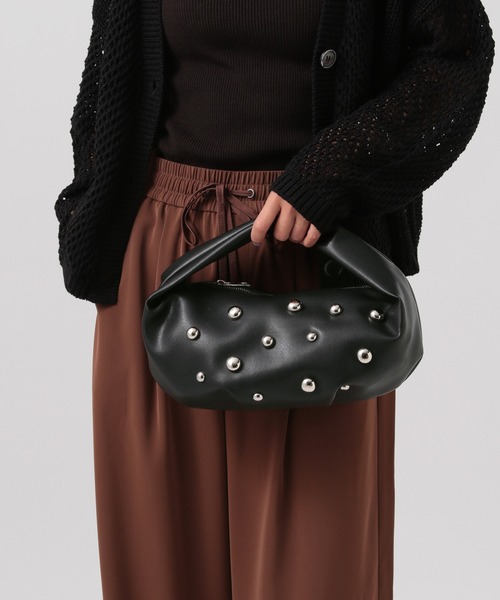 BAYFLOW（ベイフロー）の「スタッズワンハンドルバッグ（ハンドバッグ・レディース・アイボリー/ブラック/キャメル・FREE）」の2枚目の写真