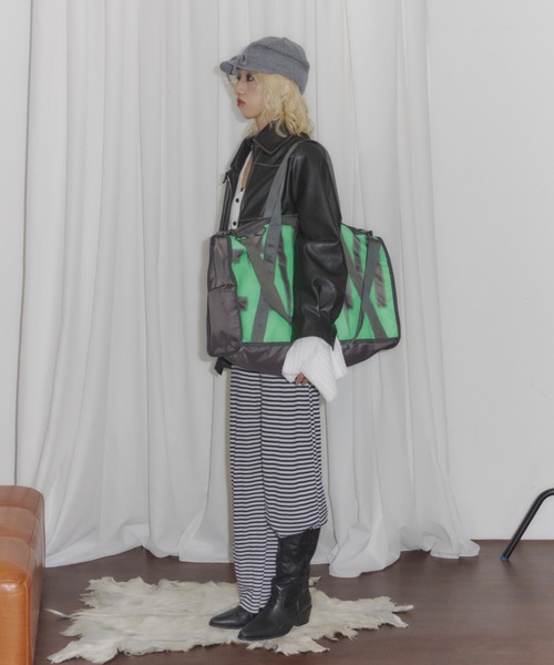 DTYYPE(ドタイプ)の「ロゴ入りナイロンボストンバッグ(ボストンバッグ・レディース・レッド/チャコールグレー/ブラック・FREE)」の8枚目の写真