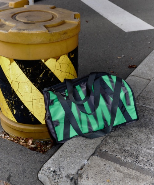 DTYYPE(ドタイプ)の「ロゴ入りナイロンボストンバッグ(ボストンバッグ・レディース・レッド/チャコールグレー/ブラック・FREE)」の15枚目の写真