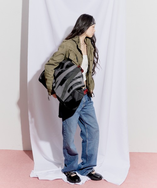 DTYYPE(ドタイプ)の「ロゴ入りナイロンボストンバッグ(ボストンバッグ・レディース・レッド/チャコールグレー/ブラック・FREE)」の12枚目の写真
