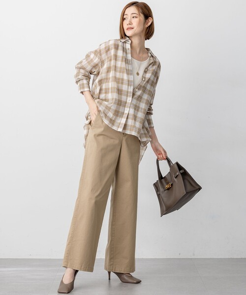23区（ニジュウサンク）の「【WEB&一部店舗限定】シアーコットン チェック シャツ（シャツ/ブラウス・レディース・ベージュ系3・32）」の5枚目の写真