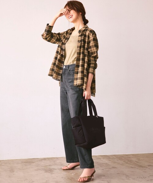 23区（ニジュウサンク）の「【WEB&一部店舗限定】シアーコットン チェック シャツ（シャツ/ブラウス・レディース・ベージュ系3・32）」の8枚目の写真