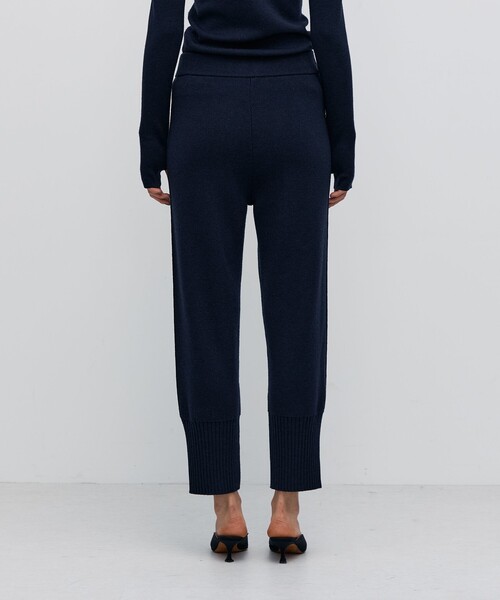 BACCA（バッカ）の「エクストラファインメリノウール ニットパンツ（その他パンツ・レディース・ネイビー/キャメル・36/34）」の4枚目の写真