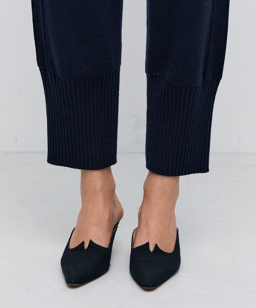 BACCA（バッカ）の「エクストラファインメリノウール ニットパンツ（その他パンツ・レディース・ネイビー/キャメル・36/34）」の3枚目の写真